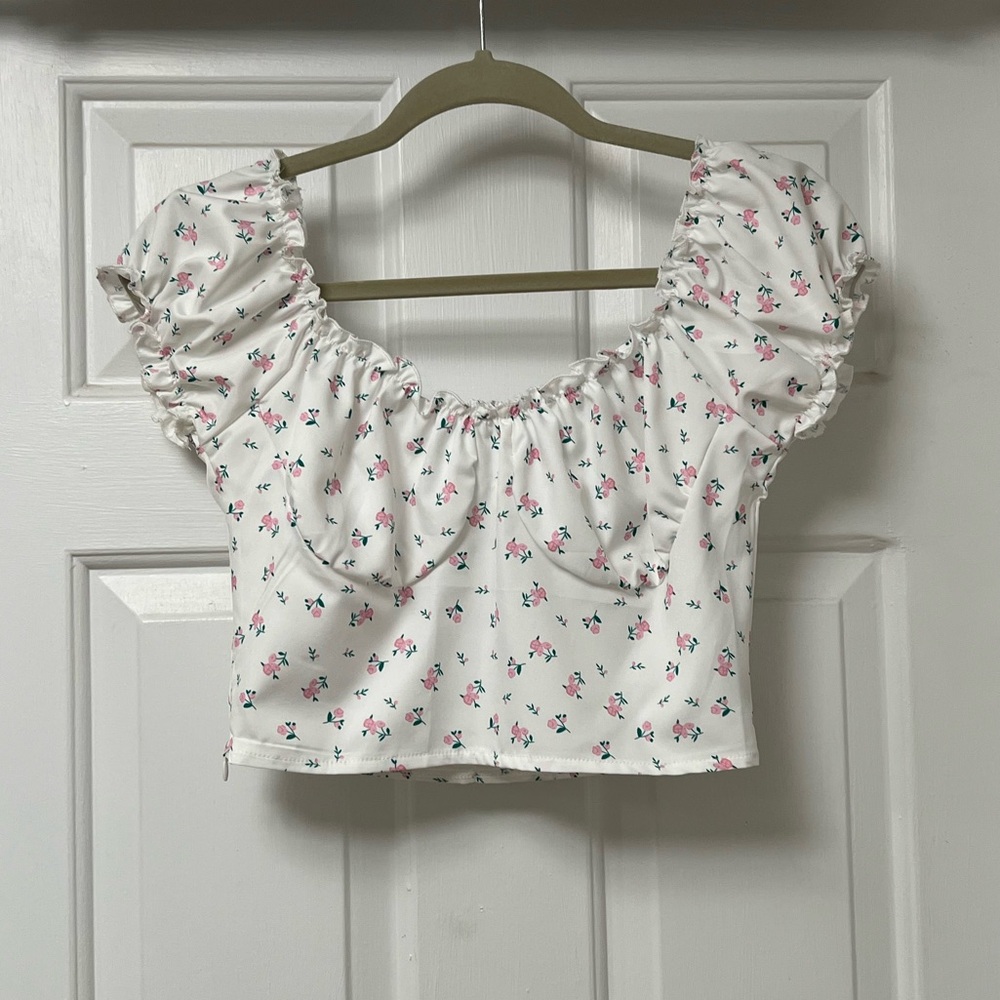 Flower Pattern Puffer Short Sleeve White Top